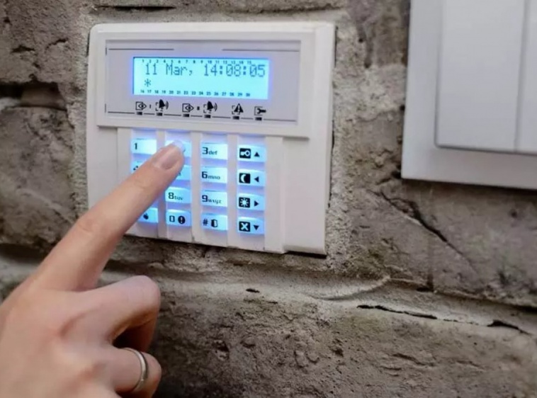 Alarm, monitoring - bezpieczny dom, ogród, firma 